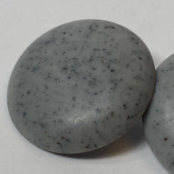 Lightweight Round Grey Speckled Clip On Earrings - Picture 3 of 6